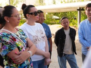 Евгений Григорьев проверил ход работ по благоустройству дворовых территорий в Якутске