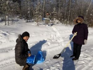 В Якутии ученые проверяют снег на опасные вещества