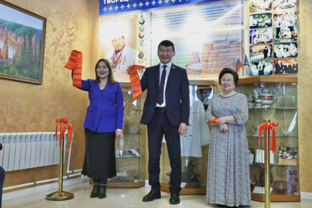 В Николаев-Центре открыли экспозицию, посвященную 80-летию Иннокентия Тарбахова