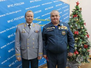 В День спасателя наградили сотрудников МЧС России по Якутии