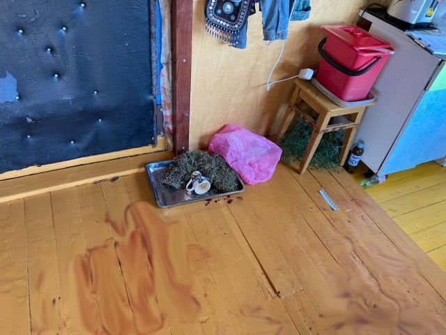 Шок: Гость зарезал хозяина дома из-за того, что тот мешал ему спать