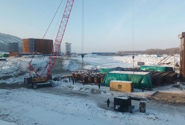 Строительство Ленского моста вступило в ключевую фазу русловых работ