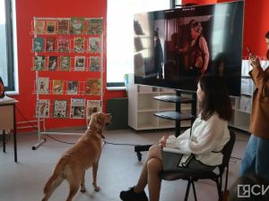 В детской библиотеке Якутска прошло занятие с собакой по кличке Лекси