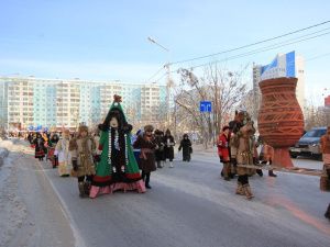 Народные мастера прошествовали по улицам Якутска