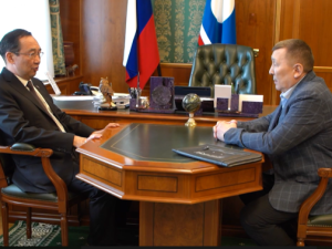 Айсен Николаев встретился с Героем России Александром Колесовым