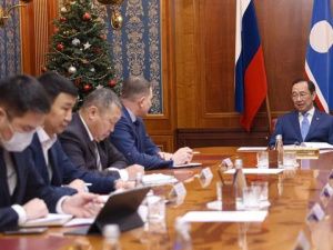 Айсен Николаев поставил задачи перед членами правительства и руководством администрации