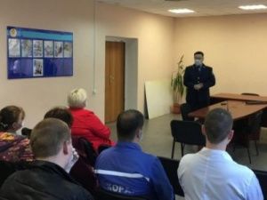 В Алдане следователи СО проводят встречи с медиками