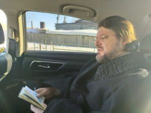 Священнослужители объехали Якутск с иконой Богородицы против коронавируса