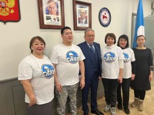 В Постпредстве Якутии в Москве наградили добровольцев, поддерживающих раненых участников СВО