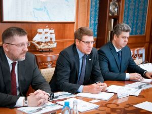 Глава Якутии Айсен Николаев встретился с делегацией Иркутской нефтяной компании