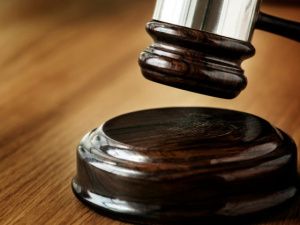 Суд обязал СВФУ заключить договор найма с пенсионеркой, прожившей в служебной квартире почти 30 лет