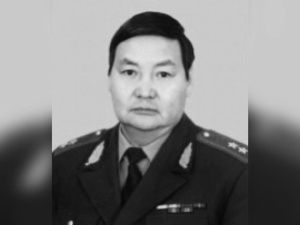 Айсен Николаев выразил соболезнования в связи с уходом из жизни экс-министра МВД Якутии Валерия Федорова