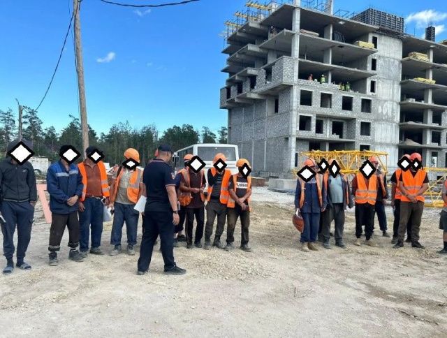 В Якутии полиция выявила 27 нарушений среди трудовых мигрантов за один день