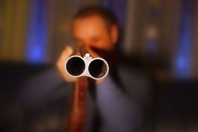 Житель Якутии произвел четыре выстрела в обидчика, когда тот ехал в автомобиле