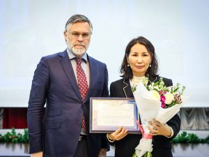 Кирилл Бычков поздравил с 15-летием Росреестра