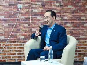 Айсен Николаев встретился с командой Горного улуса – победителями молодёжного фестиваля «Муус устар»