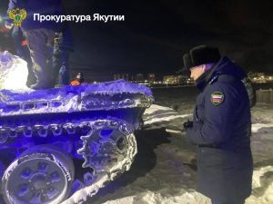 Прокурор Якутска лично выехал на место трагедии с подростком в историческом парке