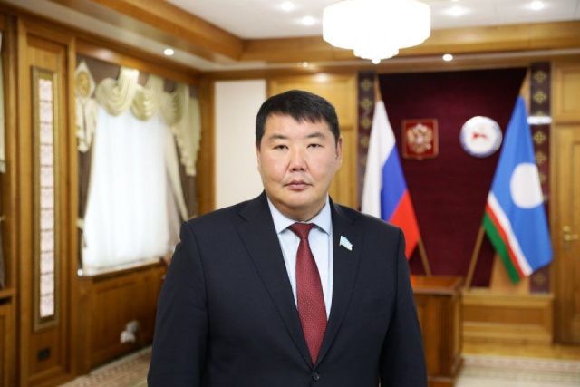 Председатель Госсобрания Якутии поздравил с Днем народного единства
