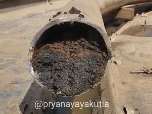 Состояние труб старого фонтана на площади Орджоникидзе Якутска