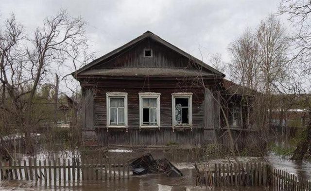 Весеннее половодье: мэрия Якутска заплатит за ущерб от затопления дома талыми водами