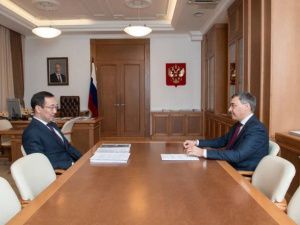 Глава Якутии встретился с министром науки и высшего образования РФ Валерием Фальковым