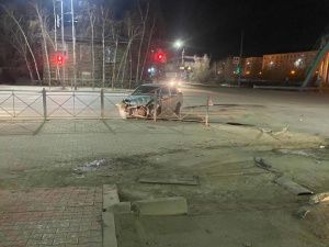 В Якутске на перекрестке столкнулись два автомобиля. Есть пострадавшие