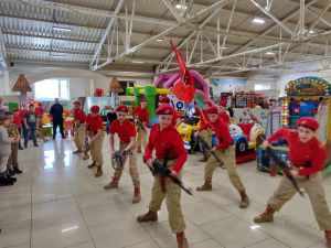 Праздник для мальчишек в ТРК «Чудо – парк» начался с интриги