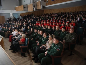 В Якутске состоялось торжественное мероприятие в честь Дня Героев