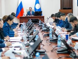 В Якутии подготовят новые параметры программ сокращения аварийного жилья и строительства дорог