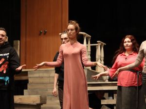 Русский театр им. А.С. Пушкина выпускает премьеру – спектакль «АраППетра» 