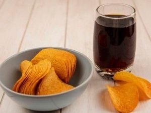 В Сунтарском районе подростки проникли в магазин и украли чипсы, сладости и газировку