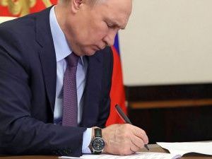 Путин запретил иностранные слова в речи чиновников и документах