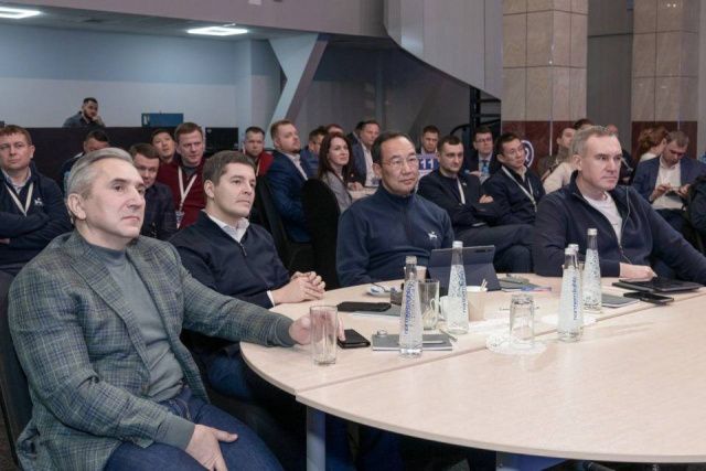 Глава Якутии и управленческая команда региона прибыли в Салехард для обмена опытом