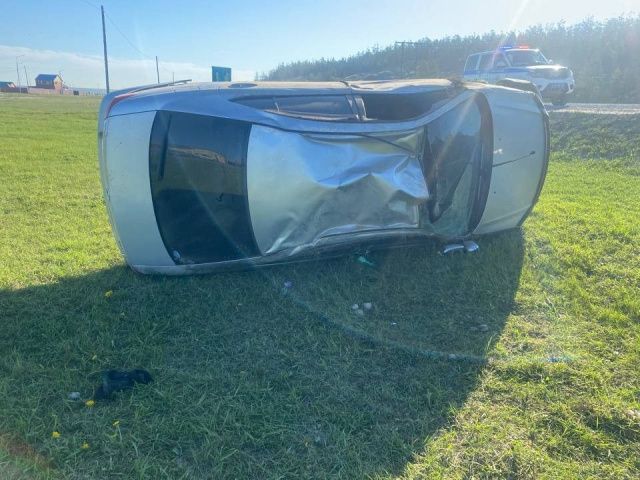 Пьяная автоледи перевернулась на автомобиле