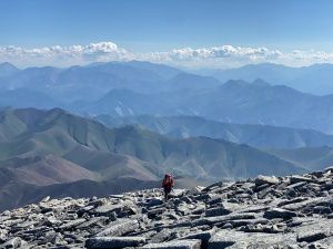 Якутские туристы представили фильм о восхождении на гору Мавры Черской в Момском районе