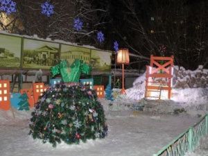 Огромный трон и ростовая фигура. В Якутске появился арт-сквер к Новому году