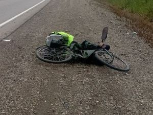 Путешественника из Якутии на велосипеде сдуло с дороги в Хабаровском крае