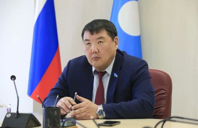 Спикер Ил Тумэн Алексей Еремеев выразил благодарность врачам