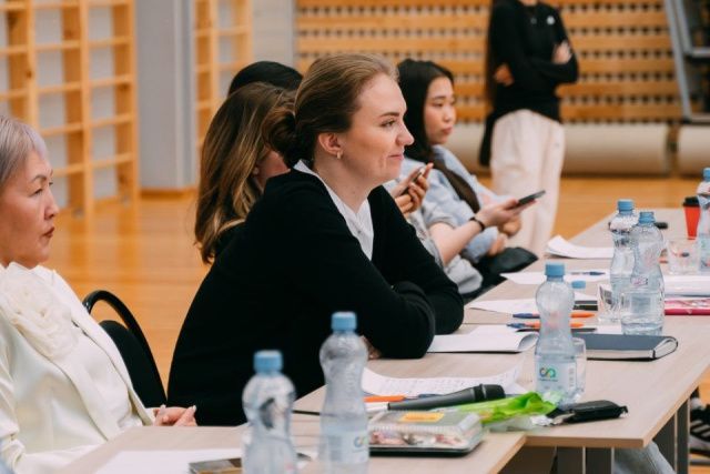 В Якутске Ксения Дудкина провела первую тренировку сезона по художественной гимнастике