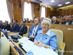 ЛЮДИ ТРУДА — ДОРОЖЕ ЗОЛОТА