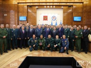 Айсен Николаев вручил государственные награды работникам лесной охраны Якутии