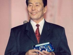 МОНОЛОГ МЭТРА.  Аркадий Алексеев – о митинге, политике, театрах...