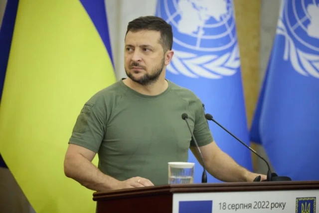 Экс-депутат Рады оценил вероятность ухода Зеленского в течение недели