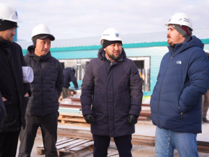 Евгений Григорьев проверил ход строительства многофункционального спортивного комплекса