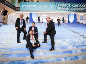 Фоторепортаж с первого дня ВЭФ-2023: улица Дальнего Востока и культурная программа