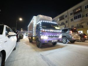 Фоторепортаж: зажжение новой новогодней ёлки в Якутске