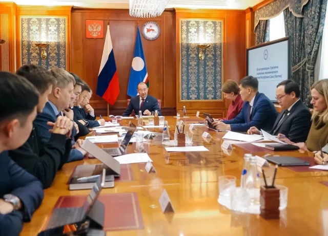 Айсен Николаев рассмотрел актуализированную Стратегию социально-экономического развития Якутии до 2035 года