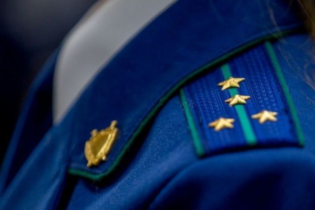 В Якутии ребенок столкнул приятеля с высоты