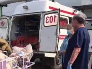 В Якутске из больницы выписали 97-летнего ветерана, вылечившегося от коронавируса