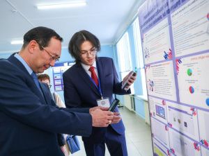Учащиеся Жиганской агрошколы рассказали главе Якутии о своих достижениях